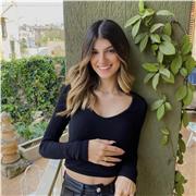 sono una maestra giovane, simpatica, dinamica, divertente e solare!